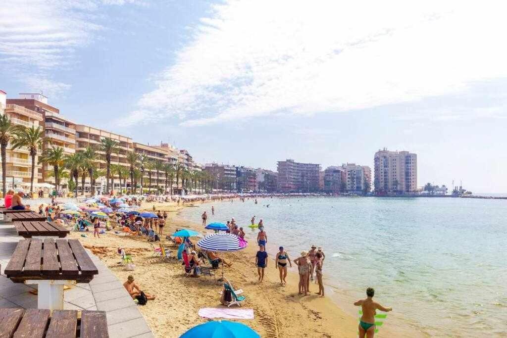 Apartamento Pink Maritimo Torrevieja Kültér fotó