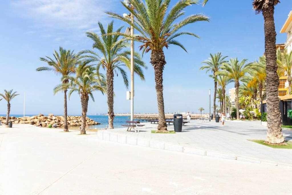Apartamento Pink Maritimo Torrevieja Kültér fotó