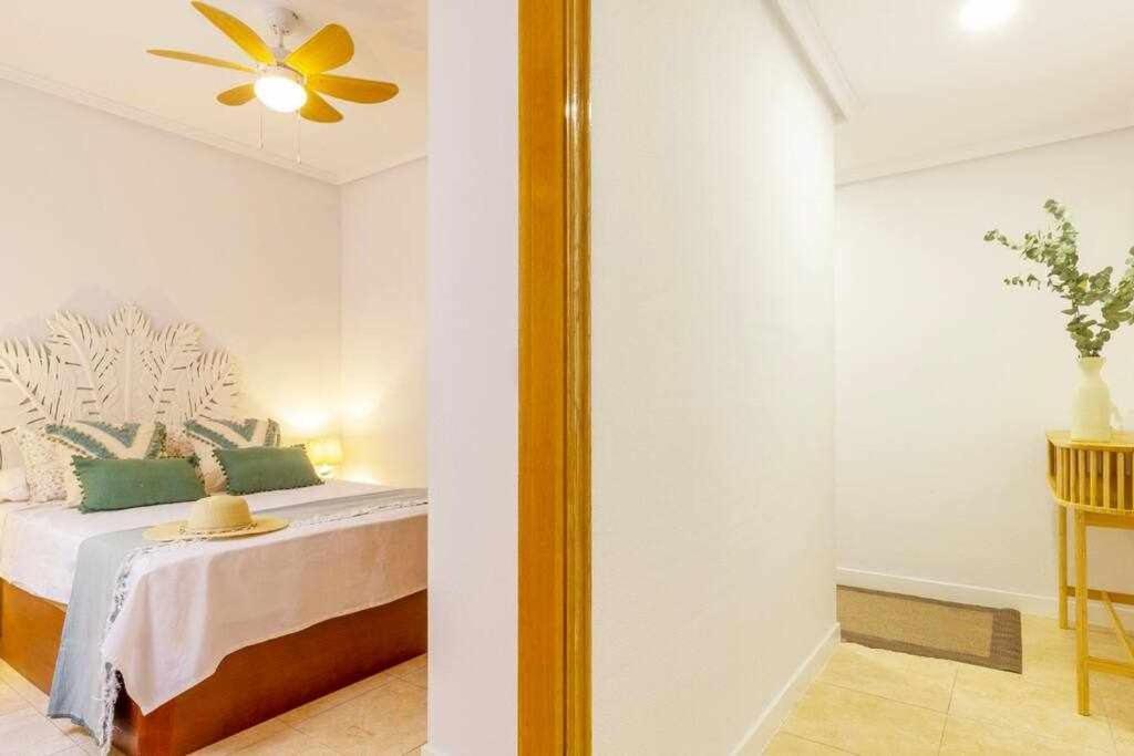 Apartamento Pink Maritimo Torrevieja Kültér fotó